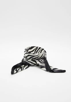 PULL & BEAR Zebra Print-Neckerchief - - Sjaal - Black -PULL BEAR Winkel a39772b36d9944218bf7b3597bcc2110