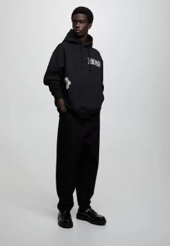 PULL & BEAR One Piece- Hoodie - Mottled Black 13 PULL & BEAR One Piece- Hoodie - Mottled Black -PULL BEAR Winkel a5012f95b7bb44368170a0965f0726aa