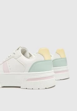 PULL & BEAR Casual Contrast- Sneakers Laag - White -PULL BEAR Winkel a58c69f98b80486eaff22d35ab485f0f