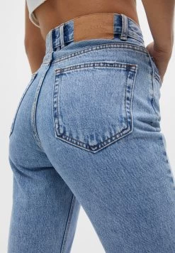 PULL & BEAR Mom Fit - Jeans Tapered Fit - Blue Denim 11 PULL & BEAR Mom Fit - Jeans Tapered Fit - Blue Denim -PULL BEAR Winkel a653144fee5a4740b5daff0ed6ccf61d
