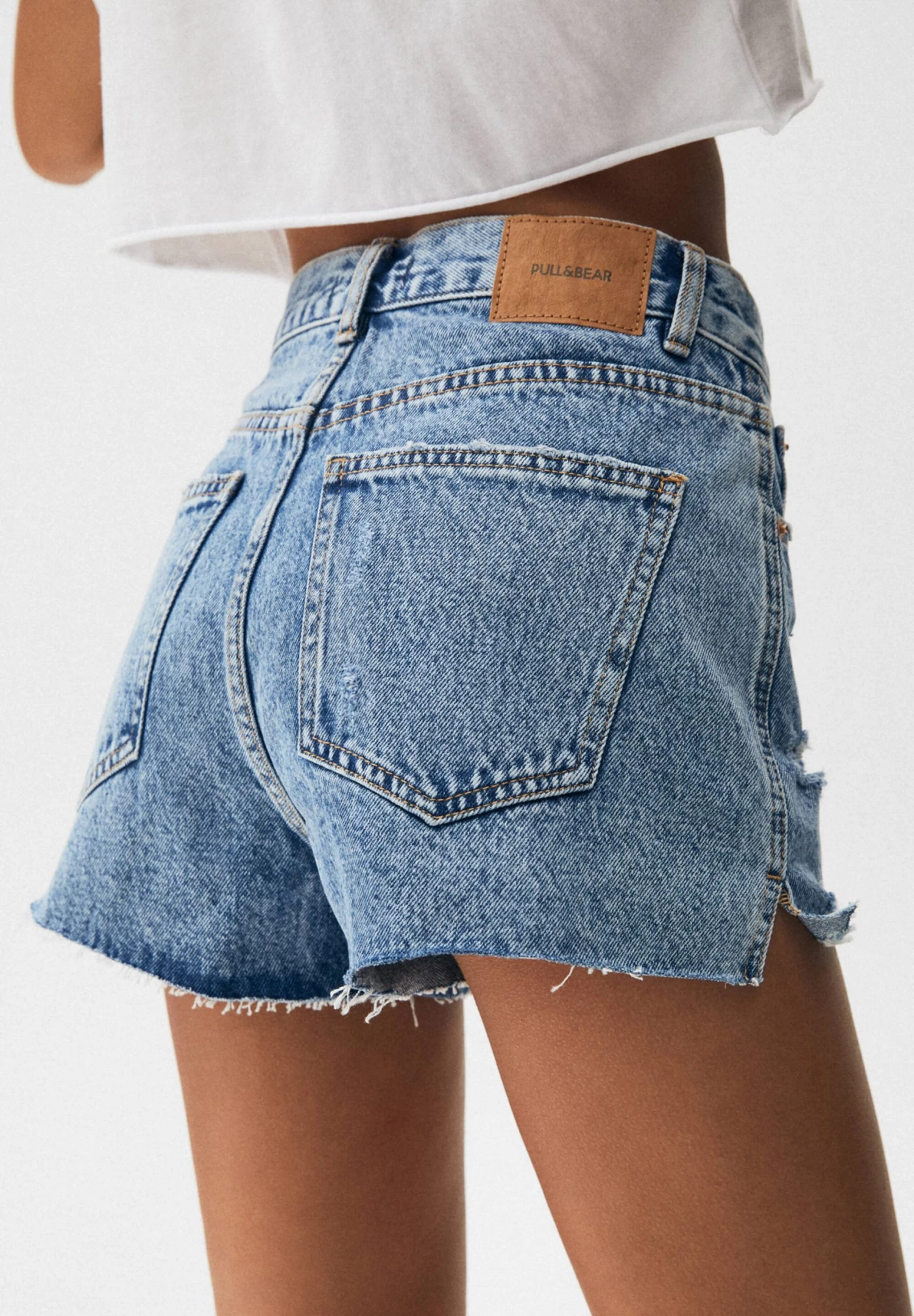 PULL & BEAR Ripped - Jeansshort - Dark Blue Denim 5 PULL & BEAR Ripped - Jeansshort - Dark Blue Denim - Afbeelding 5