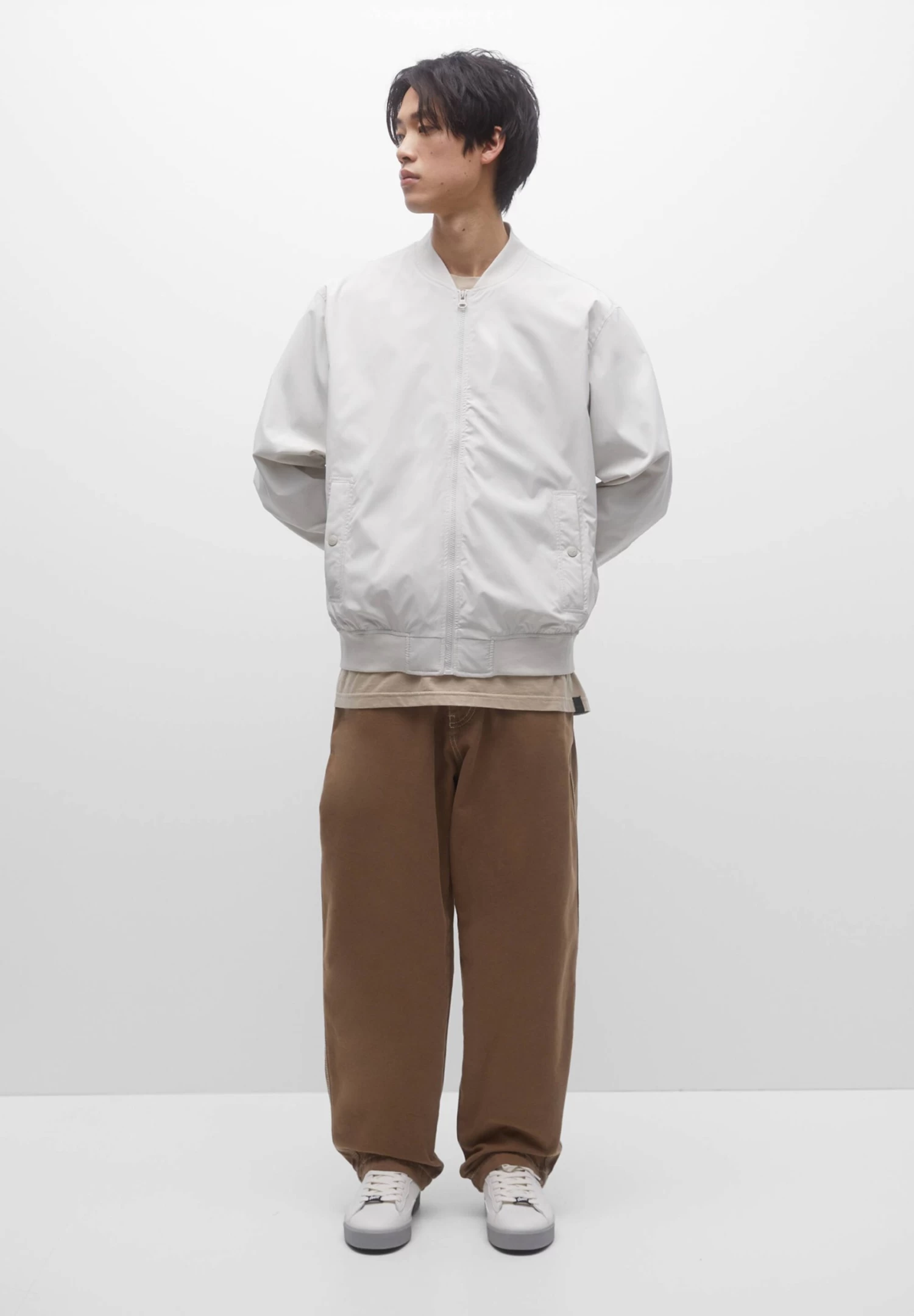 PULL & BEAR Lightweight - Bomberjacks - White 2 PULL & BEAR Lightweight - Bomberjacks - White - Afbeelding 2