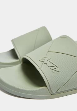 PULL & BEAR Gummierte Stwd - Badslippers - Green 8 PULL & BEAR Gummierte Stwd - Badslippers - Green -PULL BEAR Winkel a95d51843c904fc69d59abbccdf37817