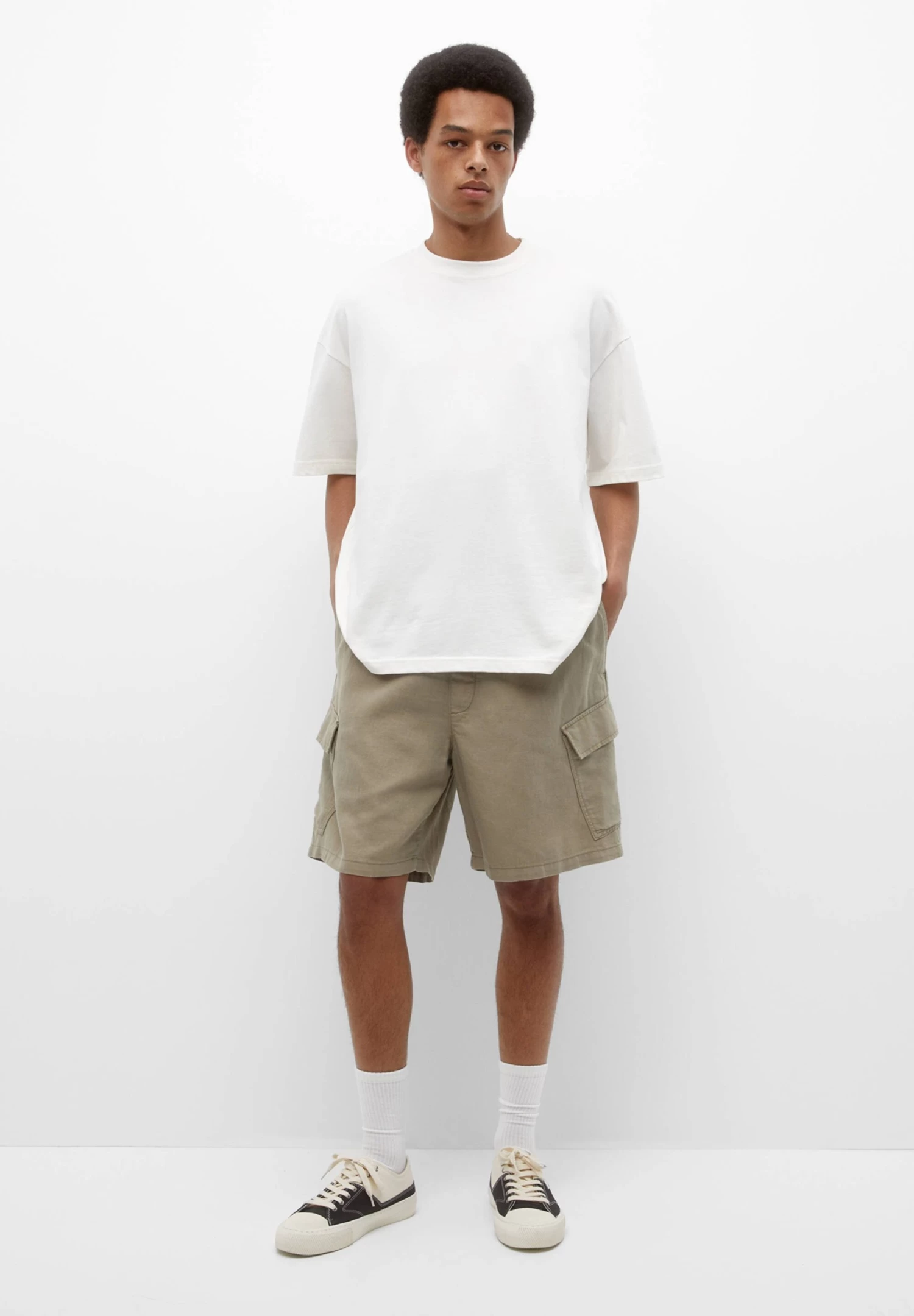 PULL & BEAR Rustic Bermuda- Shorts - Khaki 2 PULL & BEAR Rustic Bermuda- Shorts - Khaki - Afbeelding 2