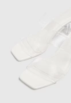 PULL & BEAR With Detail - Badslippers - White 8 PULL & BEAR With Detail - Badslippers - White -PULL BEAR Winkel b113fe33a20947b68fa9441067109c25