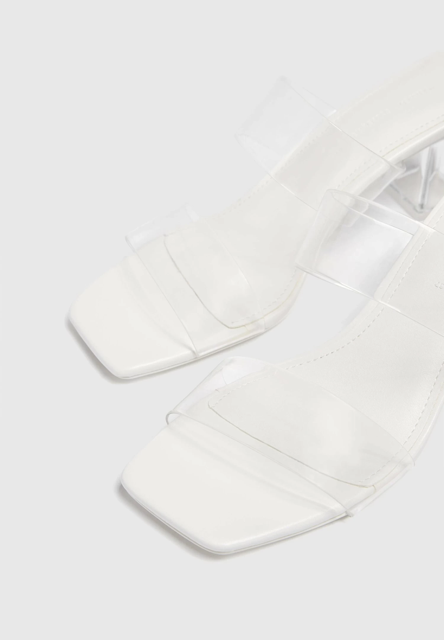 PULL & BEAR With Detail - Badslippers - White 4 PULL & BEAR With Detail - Badslippers - White - Afbeelding 4