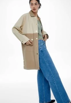 PULL & BEAR Two-Tone - Halflange Jas - Camel -PULL BEAR Winkel b2656da32d9840a981075e4a9f0b584f