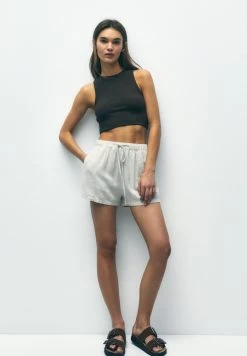 PULL & BEAR Flowing Rustic With Elasticated Waistband - Shorts - Sand 10 PULL & BEAR Flowing Rustic With Elasticated Waistband - Shorts - Sand -PULL BEAR Winkel b5ba4b8a9f59436485578edd891c4c44