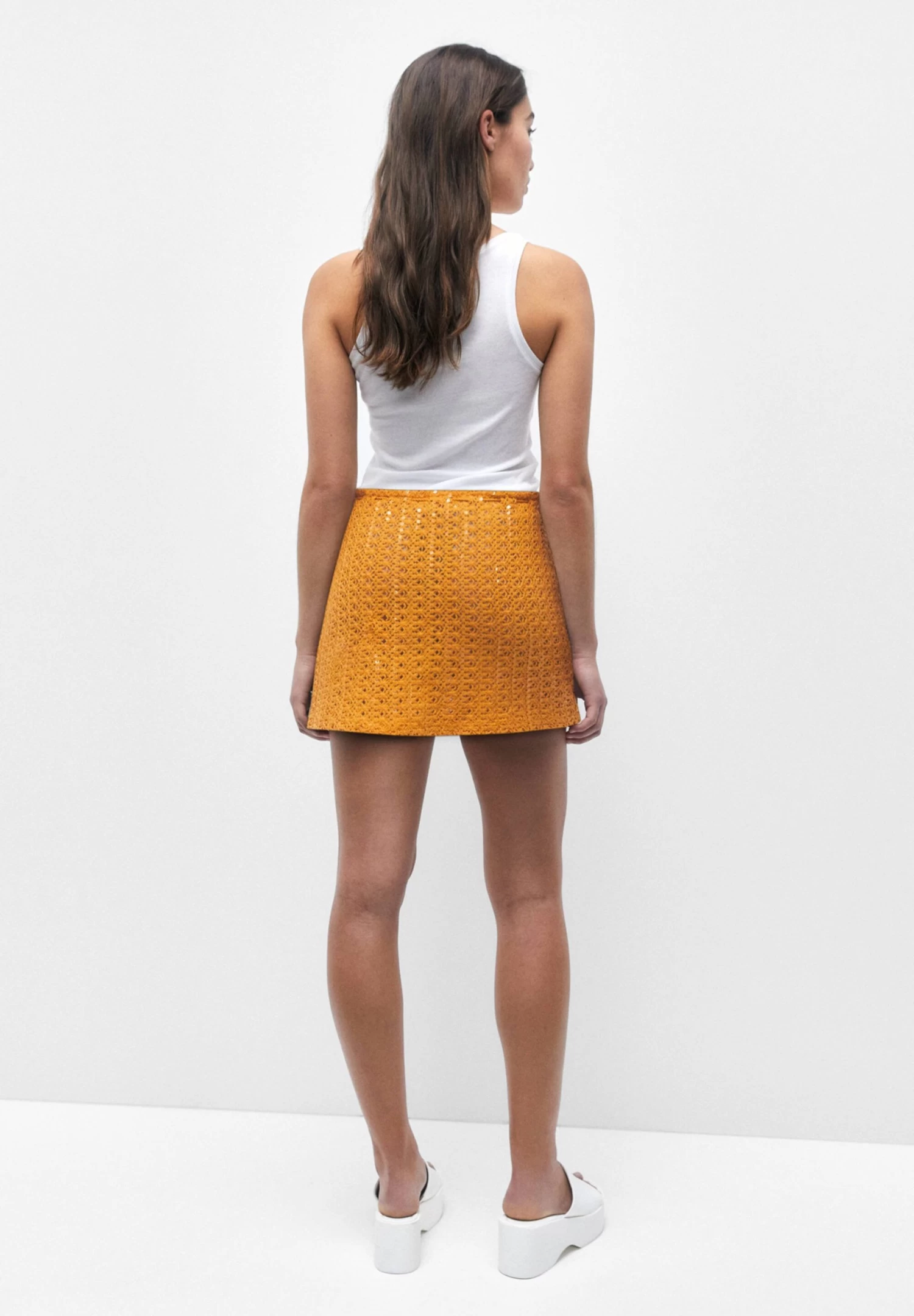 PULL & BEAR Sequinned Crochet- A-Lijn Rok - Mustard Yellow 3 PULL & BEAR Sequinned Crochet- A-Lijn Rok - Mustard Yellow - Afbeelding 3