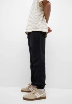 PULL & BEAR Basic - Trainingsbroek - Black -PULL BEAR Winkel b8d922563a70443bae3f4a4a0913b0a8