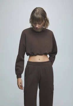 PULL & BEAR Cropped With Elastic Hem - Sweater - Mottled Brown 11 PULL & BEAR Cropped With Elastic Hem - Sweater - Mottled Brown -PULL BEAR Winkel b90f76a298bb4ad48c8d5dfc16a6bf51