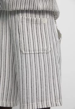 PULL & BEAR Striped Jogger Bermuda - Shorts - White -PULL BEAR Winkel b952e3137e554509b6578724ff1c1181