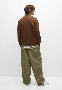 PULL & BEAR New Champs - Sweater - Brown -PULL BEAR Winkel b955329010f140cb95e78c1f6ab2e1be