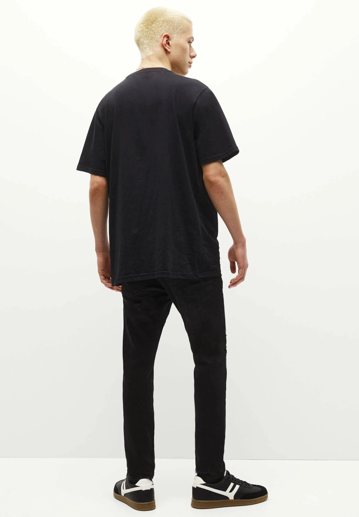 PULL & BEAR Ripped - Slim Fit Jeans - Black 3 PULL & BEAR Ripped - Slim Fit Jeans - Black - Afbeelding 3
