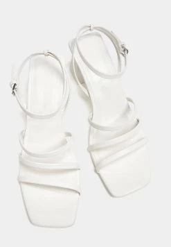 PULL & BEAR Strappy Heeled - Sandalen - White 7 PULL & BEAR Strappy Heeled - Sandalen - White -PULL BEAR Winkel bb1f7b5ec47a4b70a9d048c3a05fc5bc