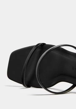 PULL & BEAR With Straps - Muiltjes Met Hak - Black -PULL BEAR Winkel bbaa93e0d0e24c85aadd81f0770167f4