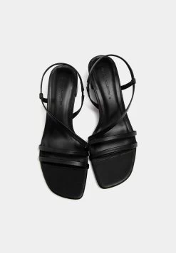 PULL & BEAR Absatz Mit Gekreuzten Riemen - Sandalen - Black -PULL BEAR Winkel bcc1999da4db4e178cea477062438333