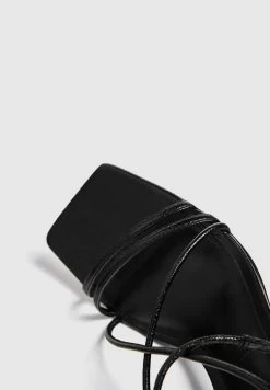 PULL & BEAR Tacón Tiras - Sandalen - Black -PULL BEAR Winkel be0380fcfc0b4fa39f33a06e885e766e
