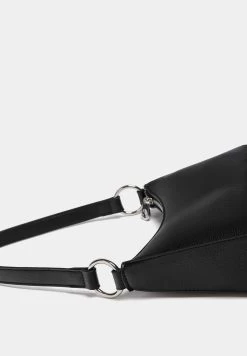 PULL & BEAR With Rings - Handtas - Black -PULL BEAR Winkel be7641afd56c4bfe9aecca306a5cea09