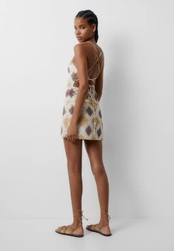 PULL & BEAR Printed - Short - Jurk - Mustard Yellow -PULL BEAR Winkel c15517e207f8496a8d9e733900edf11e