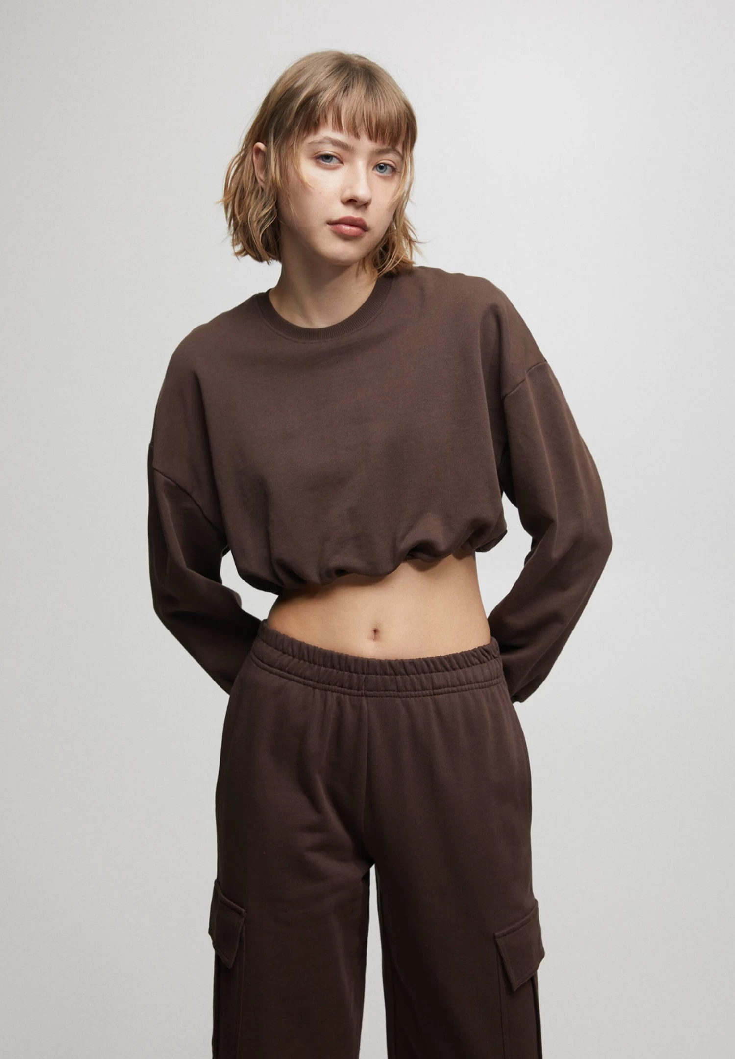 PULL & BEAR Cropped With Elastic Hem - Sweater - Mottled Brown 1 PULL & BEAR Cropped With Elastic Hem - Sweater - Mottled Brown