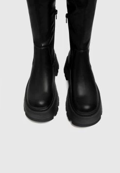 PULL & BEAR Overknee Laarzen - Black 9 PULL & BEAR Overknee Laarzen - Black -PULL BEAR Winkel c74852f71ef9410587a3a21dcfb10cf1