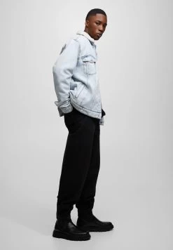 PULL & BEAR Spijkerjas - Stone Blue Denim -PULL BEAR Winkel c84ea03e47b34cfa96c0a5ec2dd5b49e