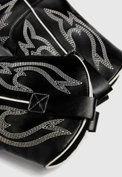 PULL & BEAR Cowboy-/Bikerlaarsjes - Black 9 PULL & BEAR Cowboy-/Bikerlaarsjes - Black -PULL BEAR Winkel c8678f8d556f4f9096b2990663f86f51