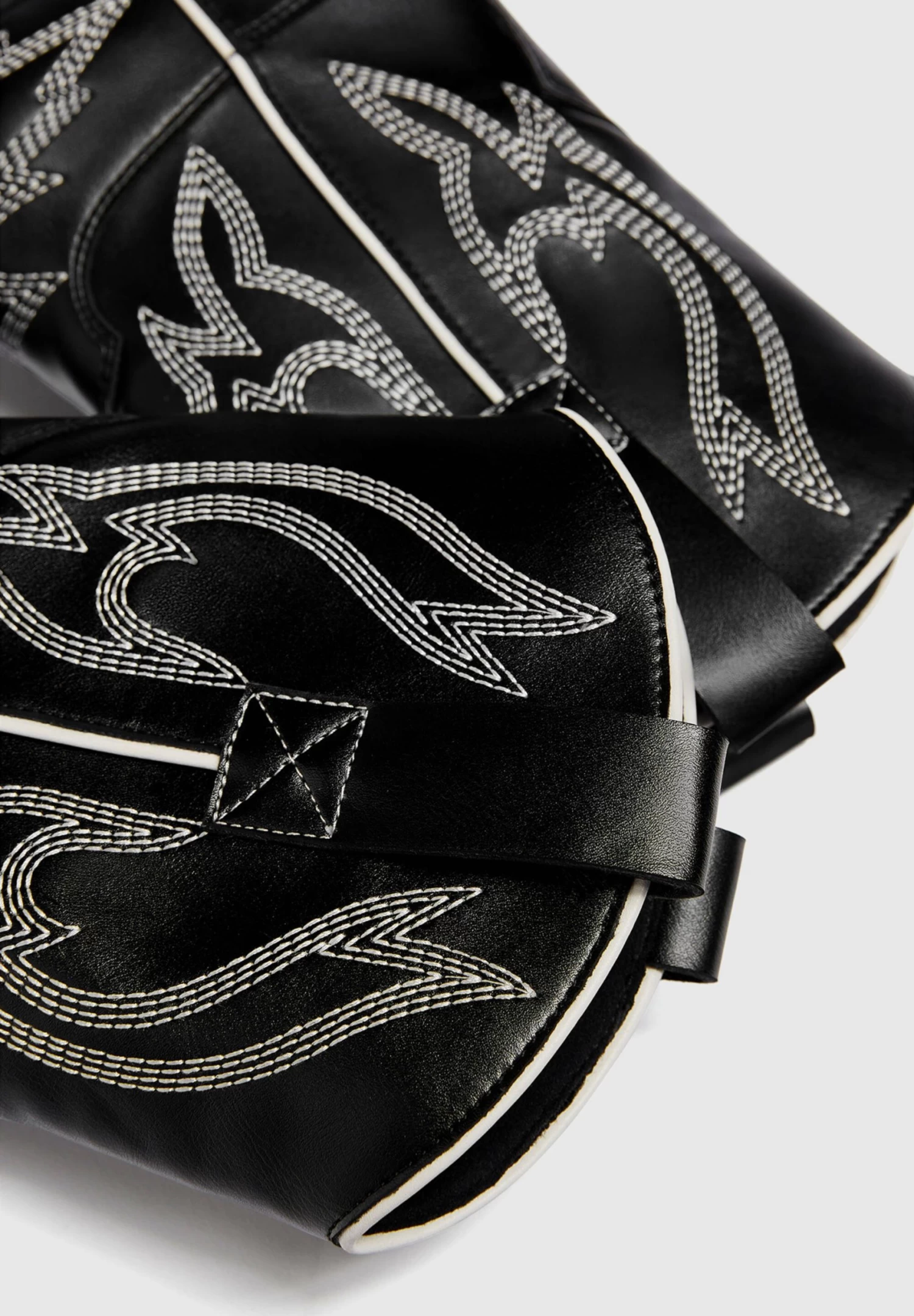 PULL & BEAR Cowboy-/Bikerlaarsjes - Black 5 PULL & BEAR Cowboy-/Bikerlaarsjes - Black - Afbeelding 5