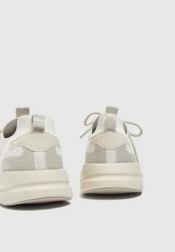 PULL & BEAR Sneakers Laag - Beige -PULL BEAR Winkel c9113d3a29884e768c14f4b2913f2072