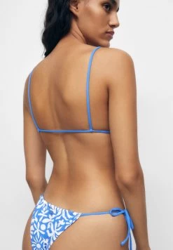 PULL & BEAR Triangle With Front Bow - Bikinitop - White -PULL BEAR Winkel c98688984f2148518fb6ecd7be49410f