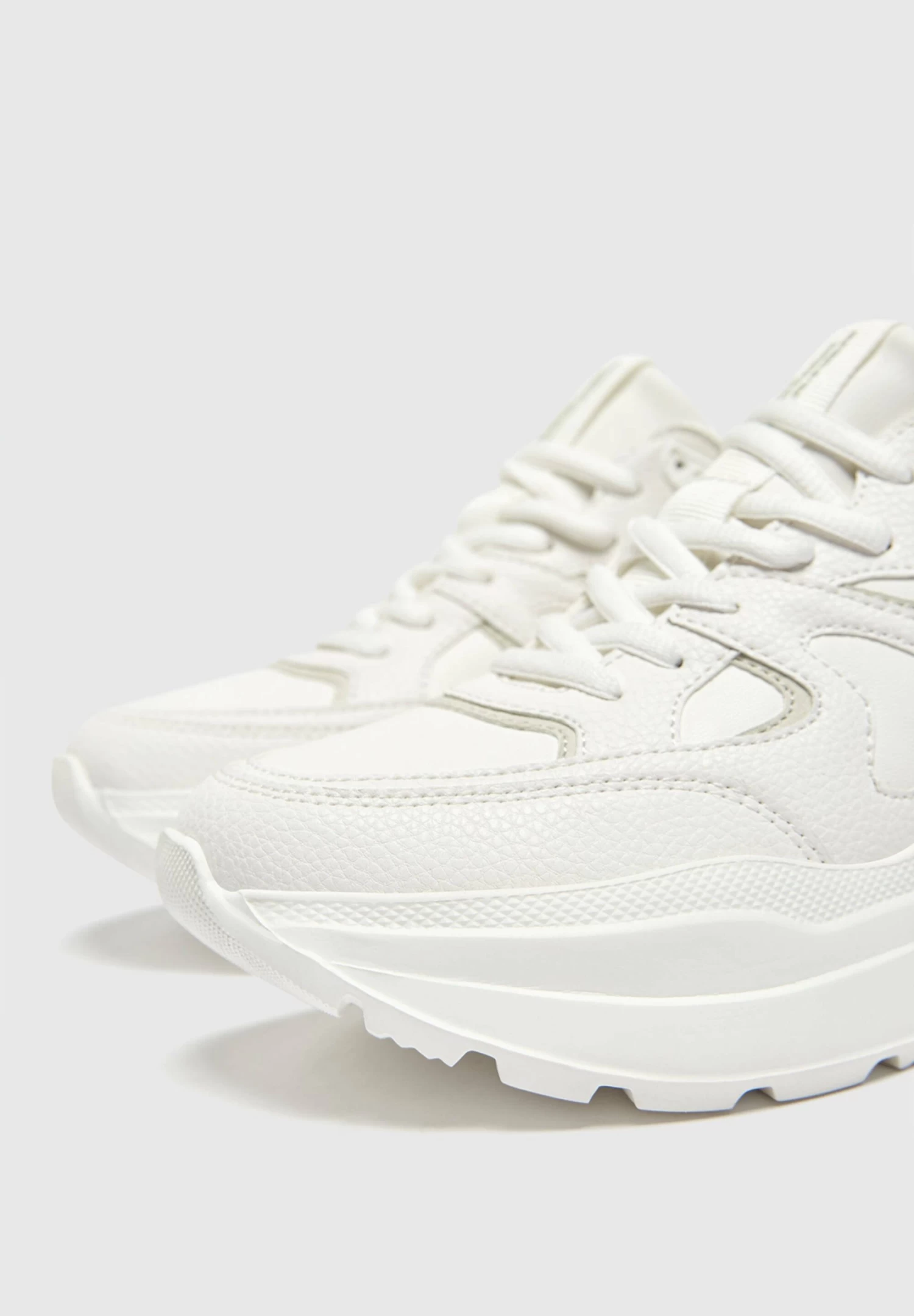 PULL & BEAR Dicker Sohle - Sneakers Laag - White 6 PULL & BEAR Dicker Sohle - Sneakers Laag - White - Afbeelding 6