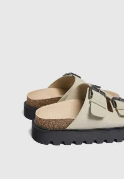 PULL & BEAR Muiltjes - Beige -PULL BEAR Winkel cffc0ed0ec8d436a8e4679394e4482d8