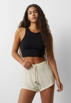 PULL & BEAR Rustic With Frayed Trims - Shorts - White