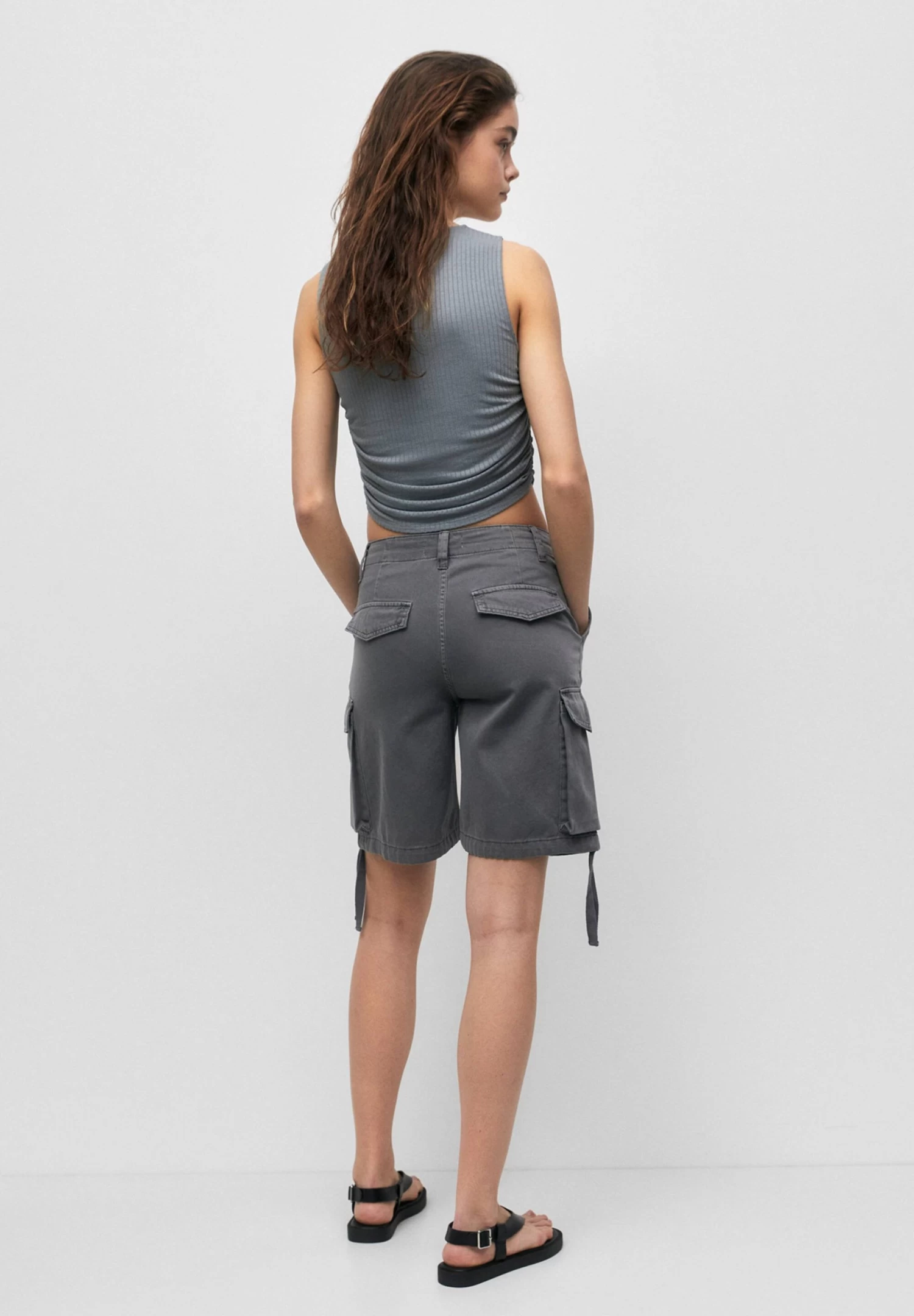 PULL & BEAR Bermuda- Shorts - Dark Grey 3 PULL & BEAR Bermuda- Shorts - Dark Grey - Afbeelding 3