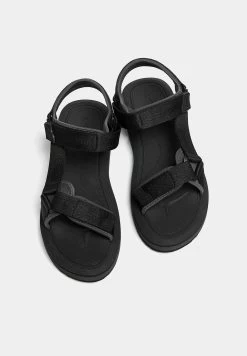 PULL & BEAR Contrast Technical - Sandalen - Black 9 PULL & BEAR Contrast Technical - Sandalen - Black -PULL BEAR Winkel d244759aefb34f0784995c57b170bdcb