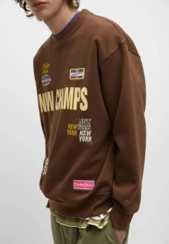 PULL & BEAR New Champs - Sweater - Brown -PULL BEAR Winkel d465d9e890714e46b7b13ba3cf04efef