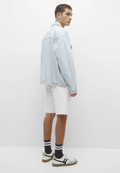 PULL & BEAR Bermuda With Ripped Legs - Jeansshort - White Denim -PULL BEAR Winkel d6c1f99c5fd841f588bdef6581ff0d38