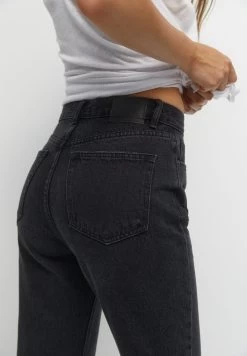 PULL & BEAR Ripped- Straight Leg Jeans - Black -PULL BEAR Winkel d786883e30034024b0c8b1a899229b81