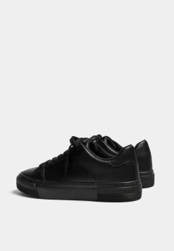 PULL & BEAR With Detailing - Basic - Sneakers Laag - Black -PULL BEAR Winkel d8311e8769534be5885ecc675879bceb