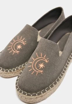 PULL & BEAR With Detail - Espadrilles - Grey -PULL BEAR Winkel d9a963eb120e4d35b4a35595c9cf7901