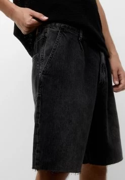 PULL & BEAR Faded - Bermuda- Jeansshort - Black 11 PULL & BEAR Faded - Bermuda- Jeansshort - Black -PULL BEAR Winkel dc88eaeb6dff40d99e8ff75a124aeade