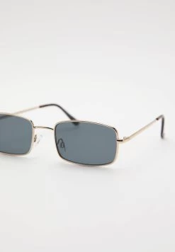 PULL & BEAR Rectangular - Zonnebril - Multi Coloured 8 PULL & BEAR Rectangular - Zonnebril - Multi Coloured -PULL BEAR Winkel dcfad9fd8500476b87e280fe32a30d5d