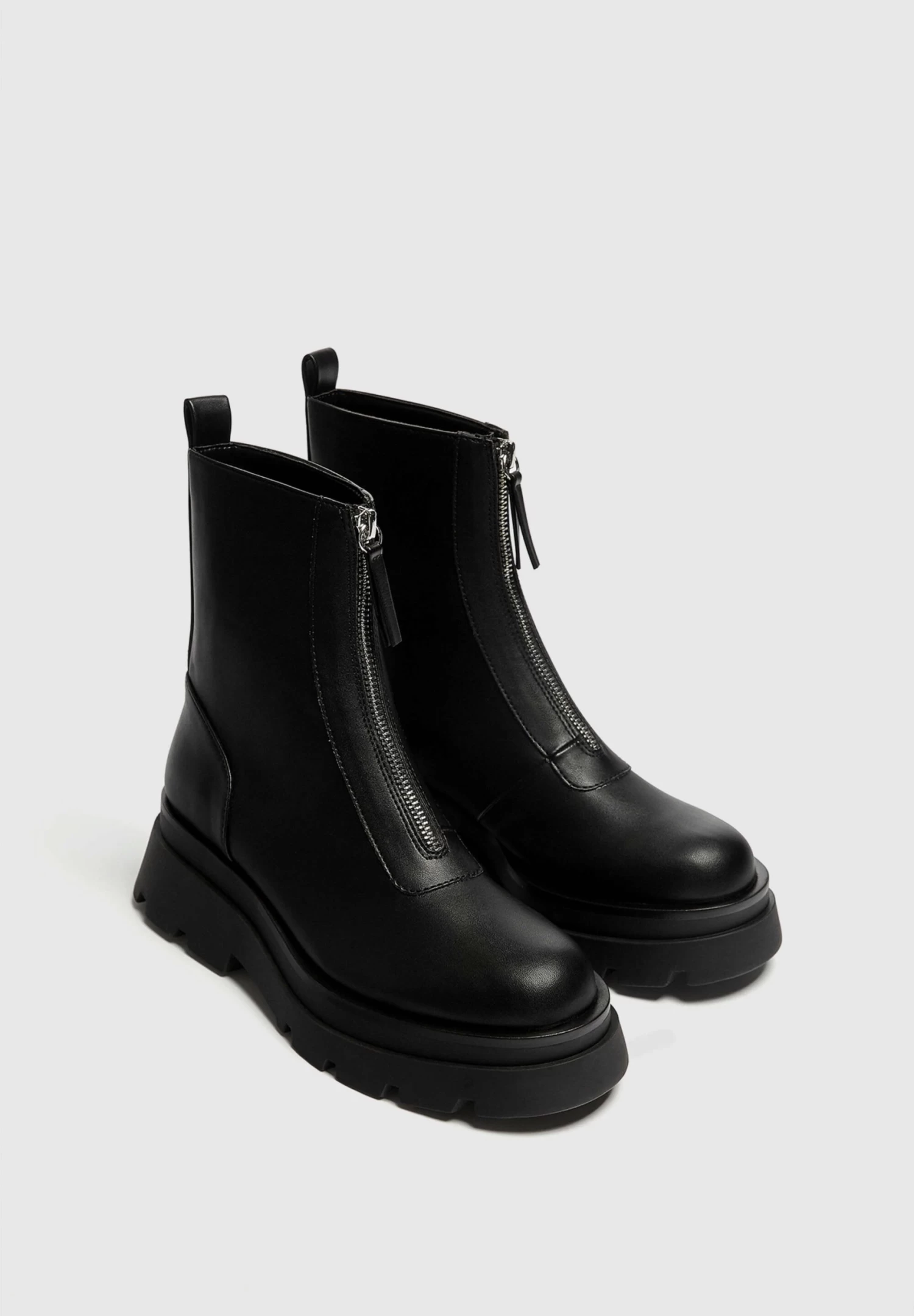 PULL & BEAR Mit Profilsohle - Korte Laarzen - Black 2 PULL & BEAR Mit Profilsohle - Korte Laarzen - Black - Afbeelding 2