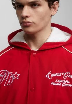 PULL & BEAR Varsity With Hood - Jas - Red 13 PULL & BEAR Varsity With Hood - Jas - Red -PULL BEAR Winkel dfaacb1be23f48ca8d0ad59f4fb7cc53