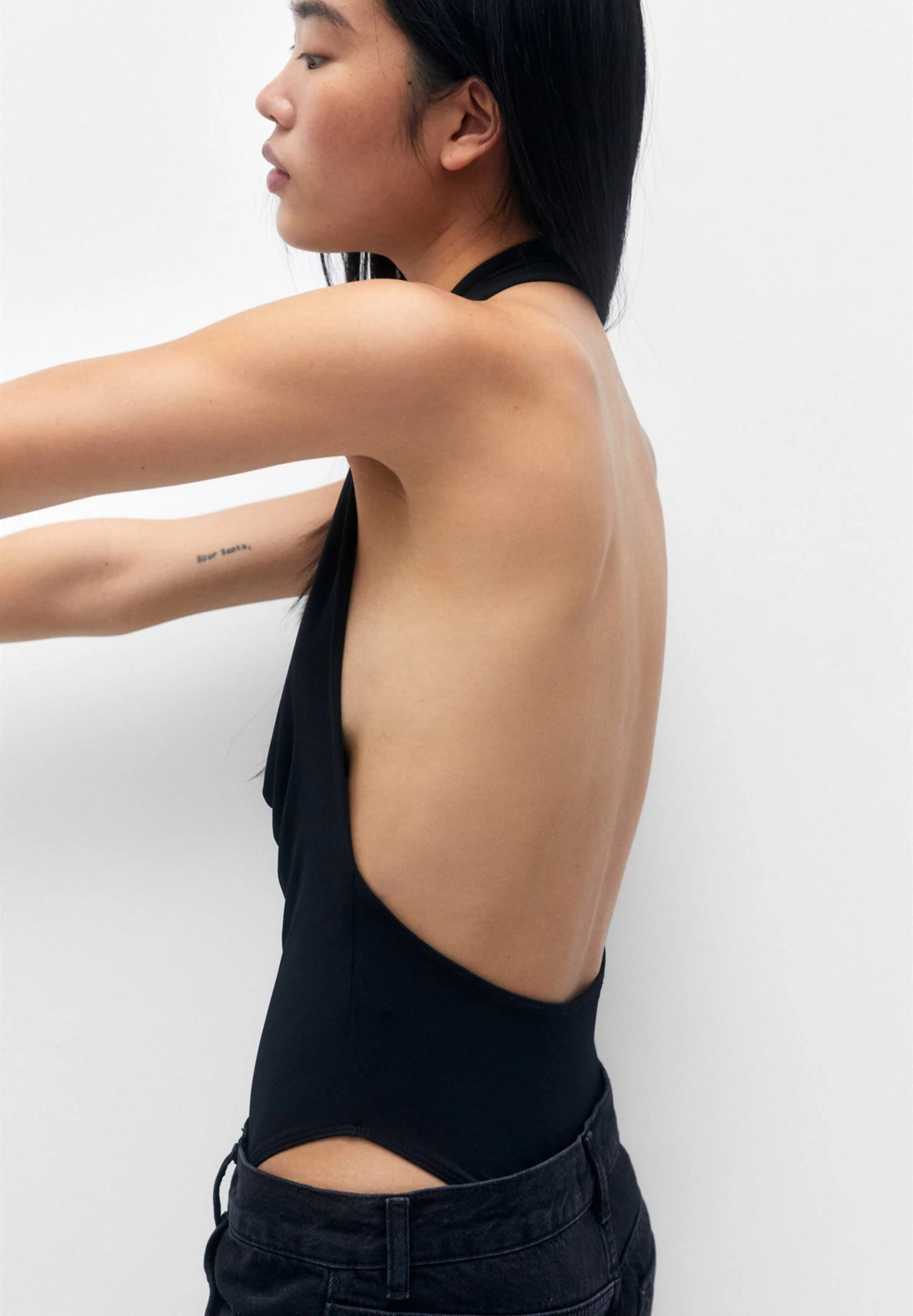 PULL & BEAR Draped Halter Neckline - Blouse - Black 4 PULL & BEAR Draped Halter Neckline - Blouse - Black - Afbeelding 4