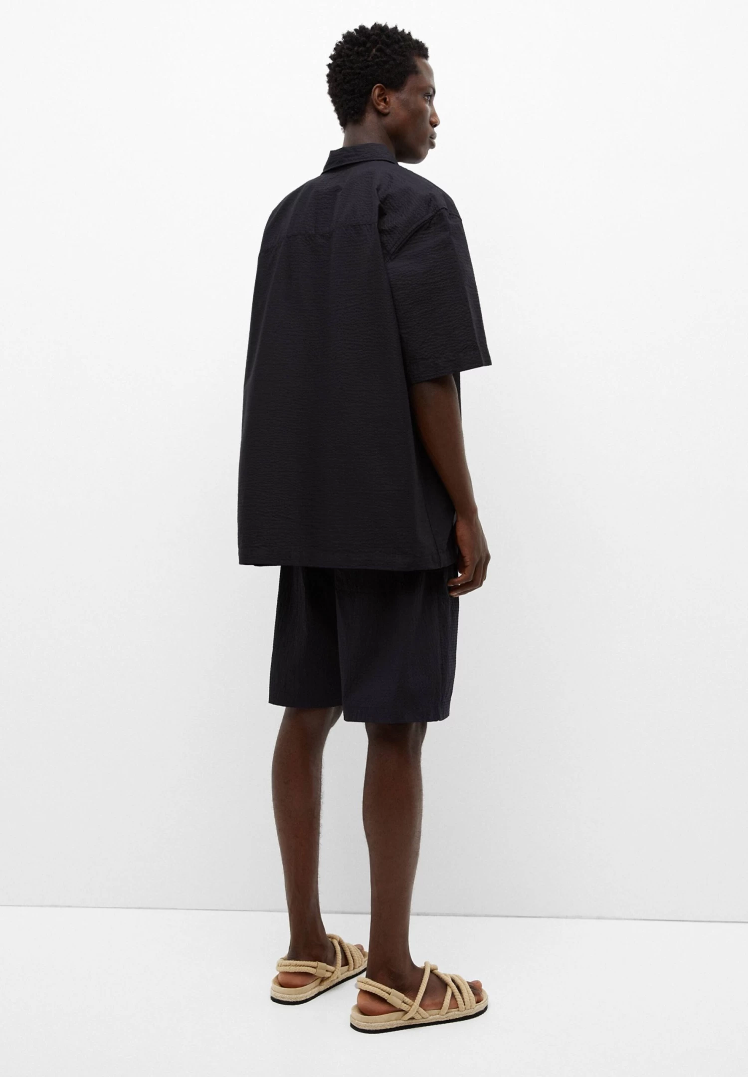 PULL & BEAR Short Sleeve Seersucker - Overhemd - Black 3 PULL & BEAR Short Sleeve Seersucker - Overhemd - Black - Afbeelding 3