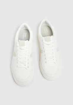 PULL & BEAR Minimalist With Side Stripe Detail - Sneakers Laag - Beige -PULL BEAR Winkel e5c9f09cc75041ceaf5fa4a52e834534