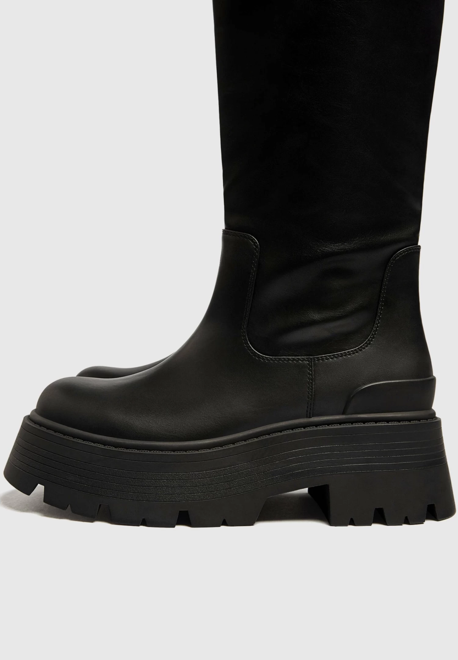 PULL & BEAR Plateaulaarzen - Black 4 PULL & BEAR Plateaulaarzen - Black - Afbeelding 4