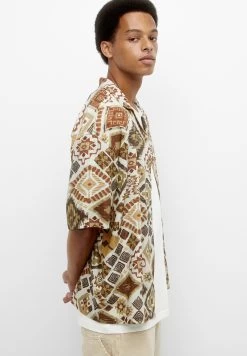 PULL & BEAR Ochre Geometric Print - Overhemd - Ochre -PULL BEAR Winkel ec5f676cb5f340818430106318560a34